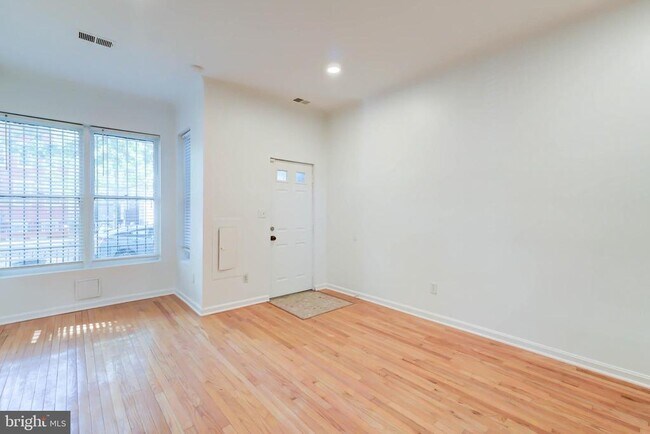 Foto del edificio - 75 P St NW