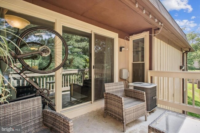 Building Photo - 8505 Barrington Ct