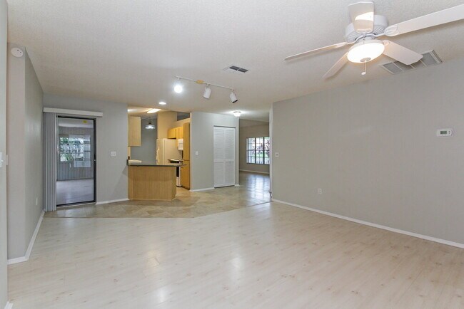 Building Photo - 3116 50th Ave Dr E