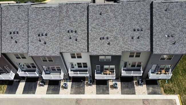 Foto del edificio - 13744 Cobble Lp