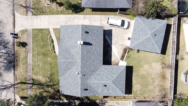 Foto del edificio - 13810 Overbrook Ln