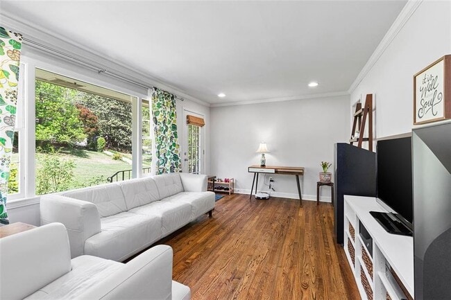 Foto del edificio - 1143 Willivee Dr