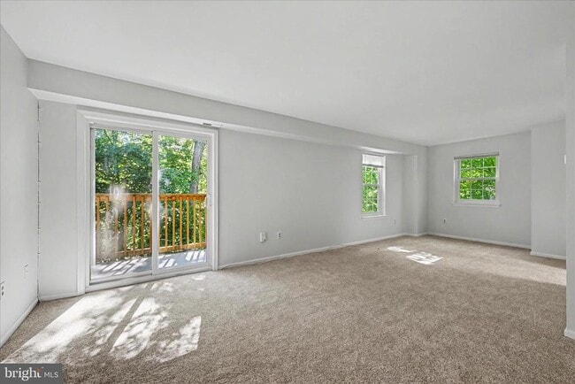 Building Photo - 678 Newbridge Ct