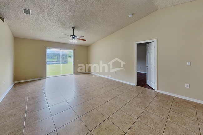 Foto del edificio - 224 Sawyerwood Pl
