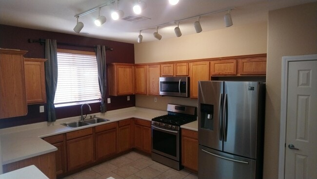 Building Photo - 9325 Golden Grape Ct