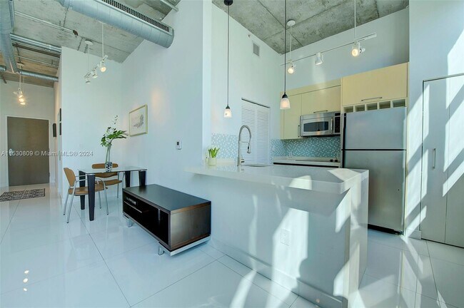 Building Photo - 2001 Biscayne Blvd