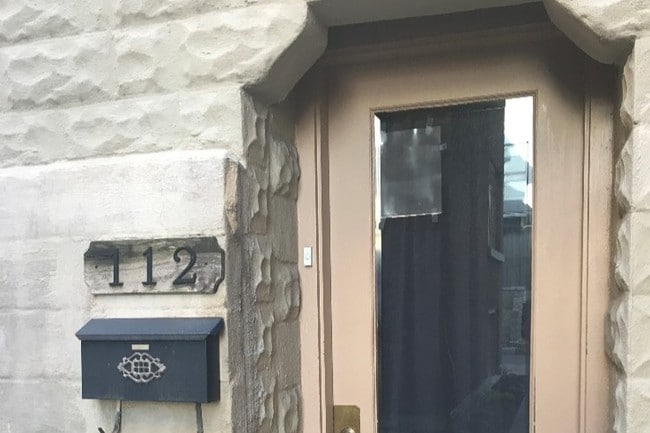 Exterior Entrance - 112 W Lincoln St