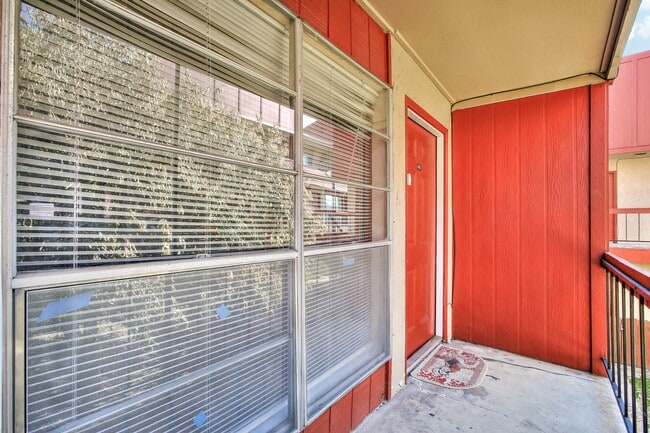 Building Photo - 3243 Nacogdoches Rd