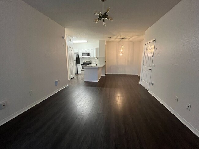 Foto del edificio - Wow....designer upgraded 2 bedroom with Am...