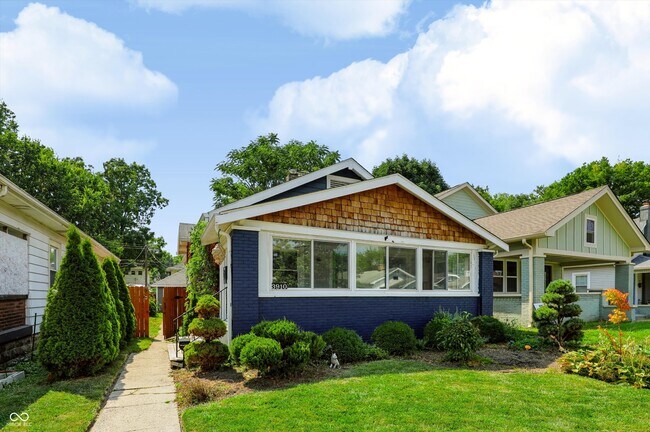 Foto del edificio - 3910 N Kenwood Ave