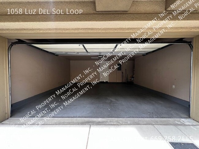 Building Photo - 1058 Luz Del Sol Loop