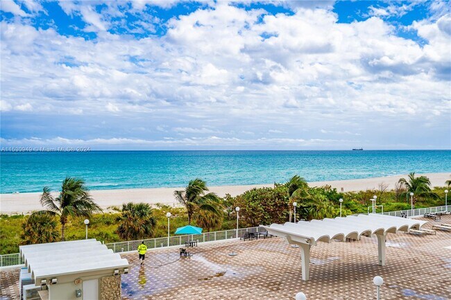 Foto del edificio - 5701 Collins Ave