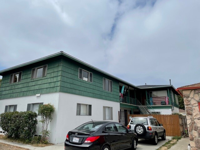 Building Photo - 3728 Ingraham St