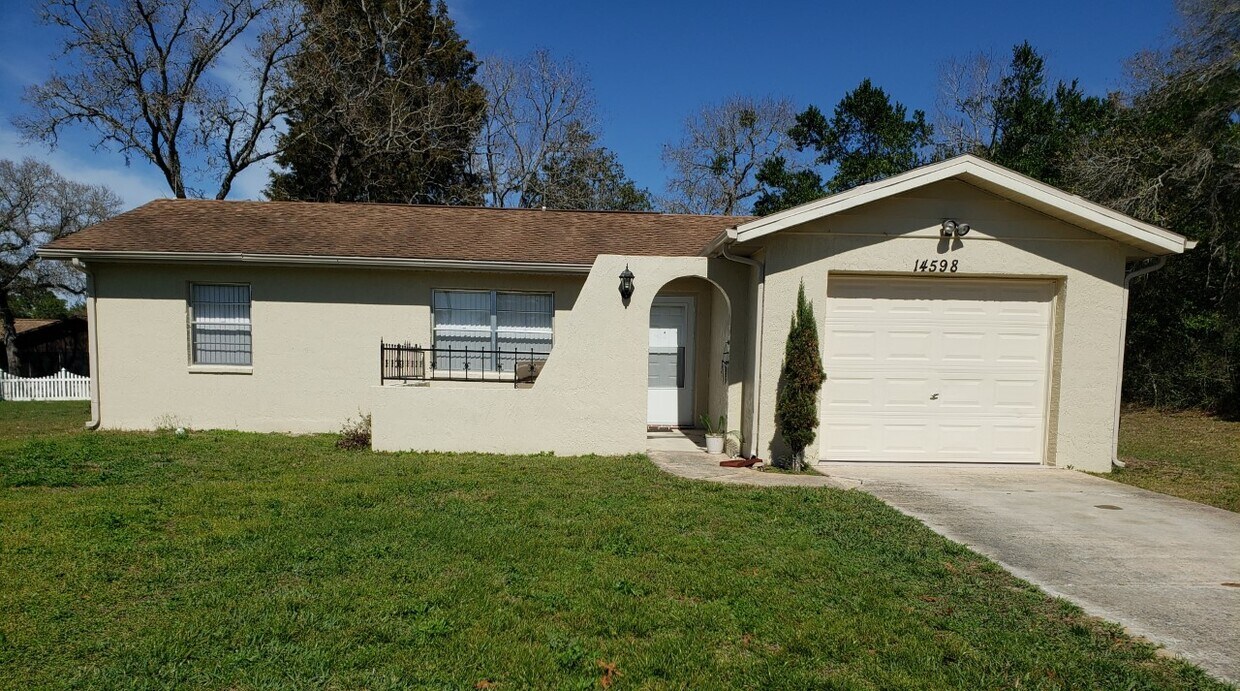 14598 Coronado Dr, Spring Hill, FL 34609 House Rental in Spring Hill