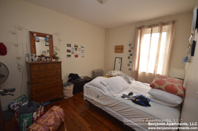 Foto del edificio - 240 Kelton St