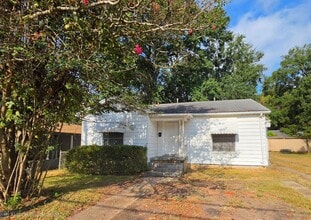 Building Photo - 4022 Golf Links Blvd