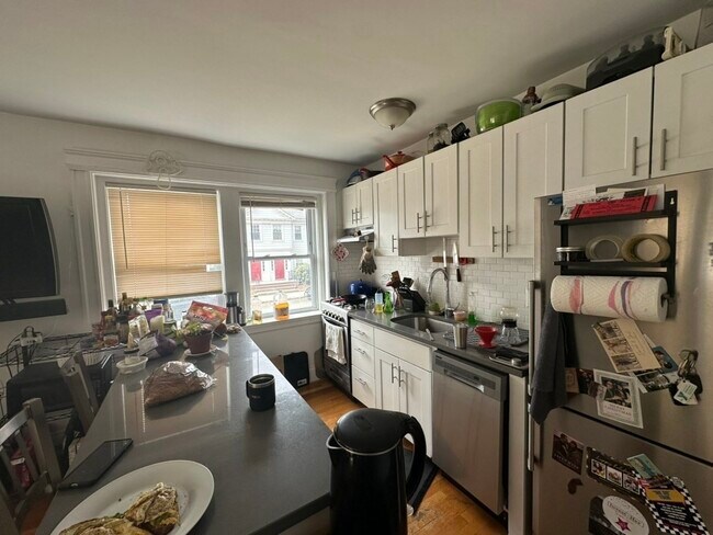 Building Photo - 103 Summer St