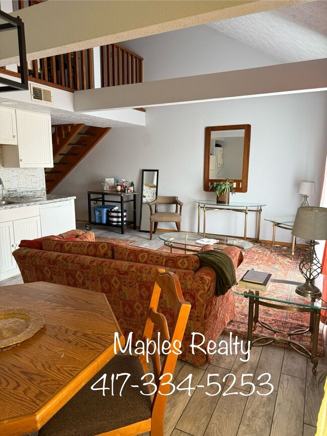 Building Photo - 2 BEDROOM/2 BATHROOM LOFT STYLE CONDO AT F...