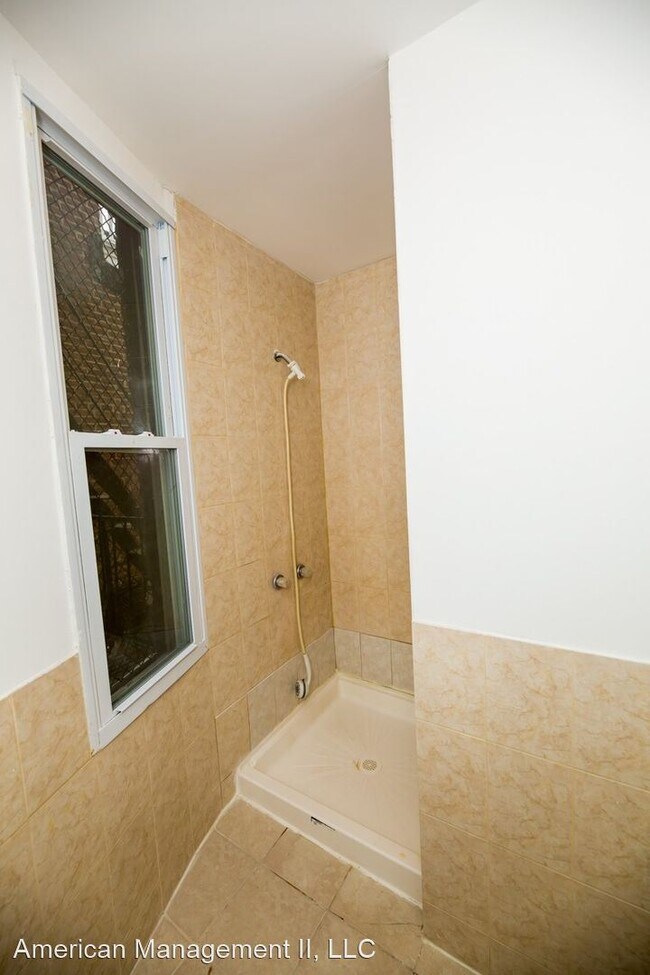 Foto del edificio - 2516 N Charles St