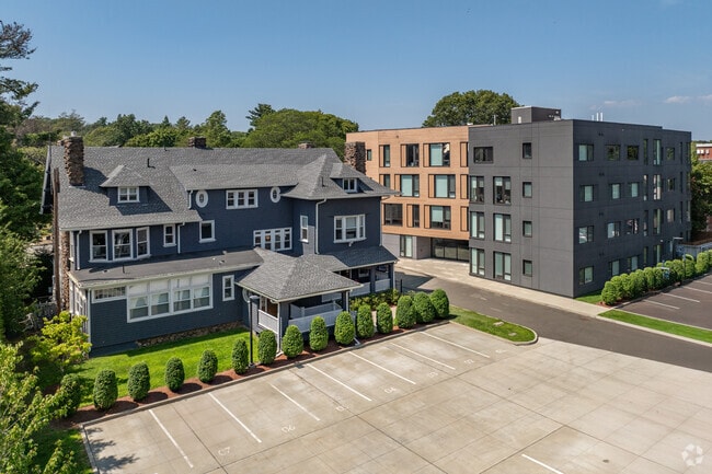 Building Photo - Whitney Modern