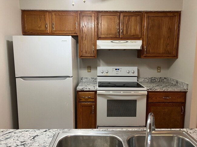 Building Photo - MARINERS POINTE CONDOS     -   HOA