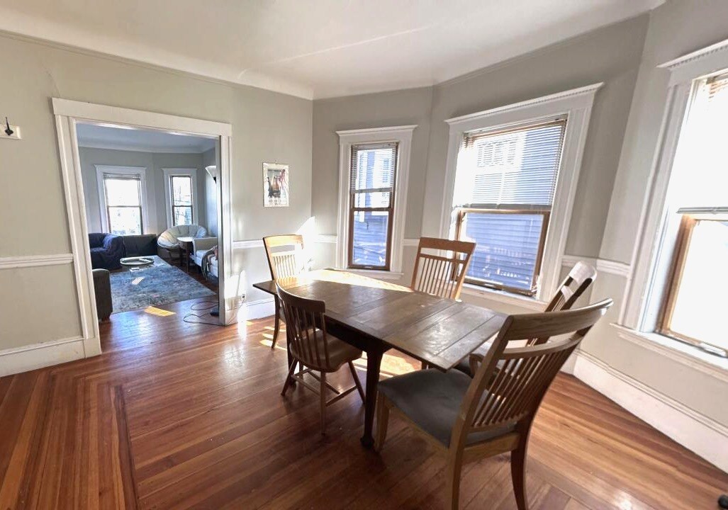 Primary Photo - 83 Lowden Ave