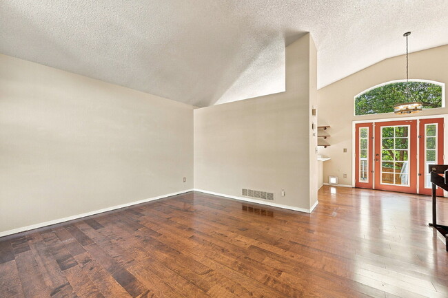 Photo - $3,048.95 with $300 Cleaning Voucher, 3 Beds - 2 Bath, Single Family Home in Highlands Ranch with...