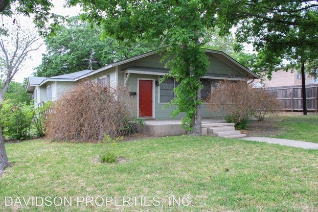 Building Photo - 2 br, 1 bath House - 3901 N New Braunfels
