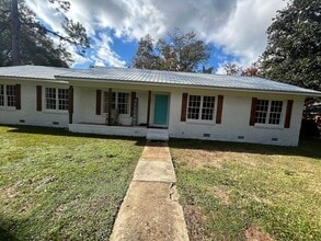 Building Photo - 1728 Lynwood Ln