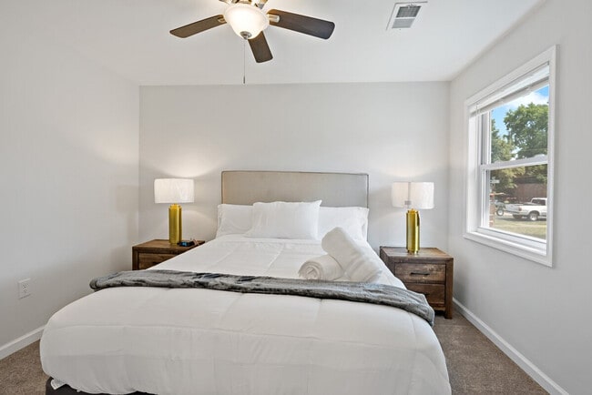 Foto del edificio - 6532 Summerton Way