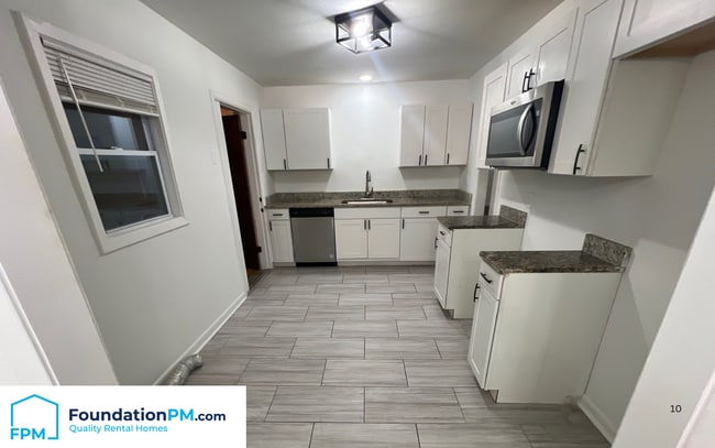 Building Photo - 1749 Cornelia Ln