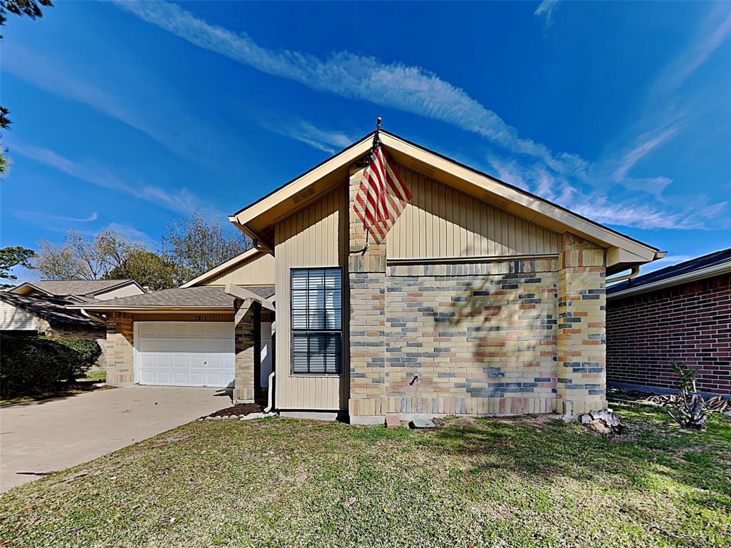 Primary Photo - 7811 Bluff Trail Dr