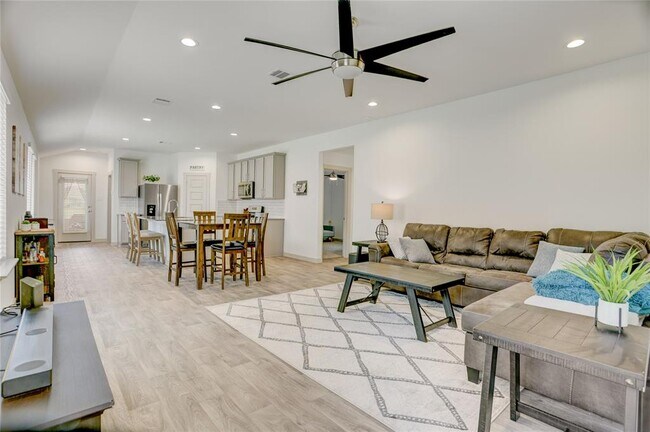 Foto del edificio - 1254 Truckee River Dr