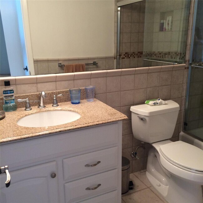 Foto del edificio - 5555 Collins Ave