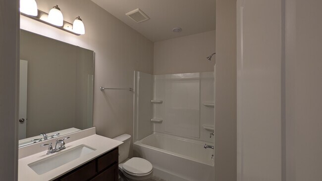 Building Photo - 418 Diversity Wy