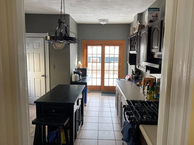 Foto del edificio - 77 Sheridan Ave