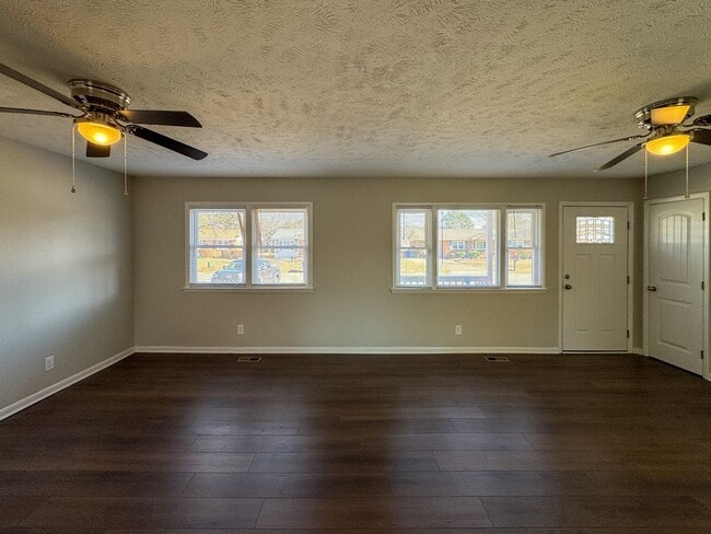 Building Photo - Cute 3 Bed 2 Bath Home in Fayetteville