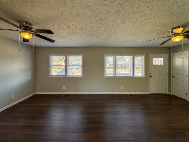 Foto del edificio - Cute 3 Bed 2 Bath Home in Fayetteville