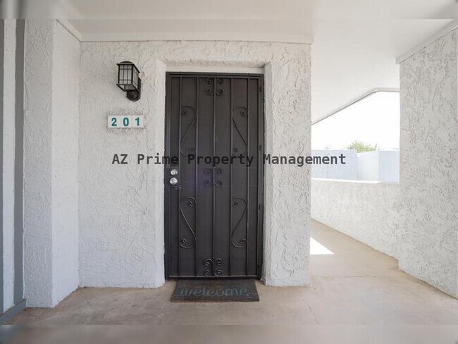 Building Photo - 3314 N 68th St