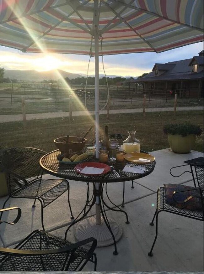 Building Photo - Fully-furnished and equipped home on a pri...