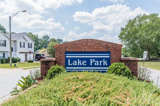 Foto del edificio - 4937 Lake Park Ln