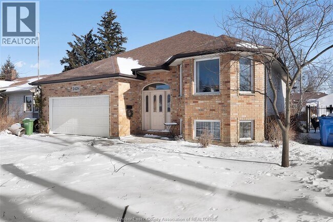 Photo du bâtiment - 2428 Westminster Blvd