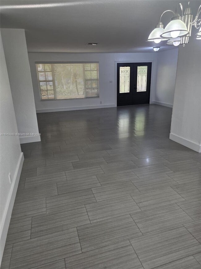 Foto del edificio - 8090 W 18th Ct