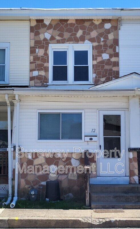 Primary Photo - 12 Richardson Ave