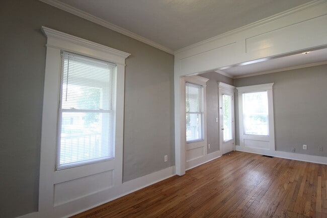 Building Photo - 2 Bedroom 1 Bath Home With An Office Or De...