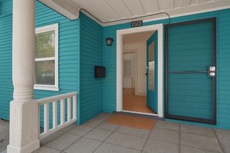 Building Photo - 2025 12th St