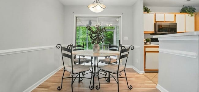 Foto del edificio - 317 Cedarcroft Dr
