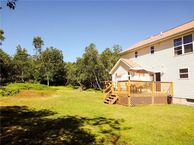 Building Photo - 637 N Scenic Dr