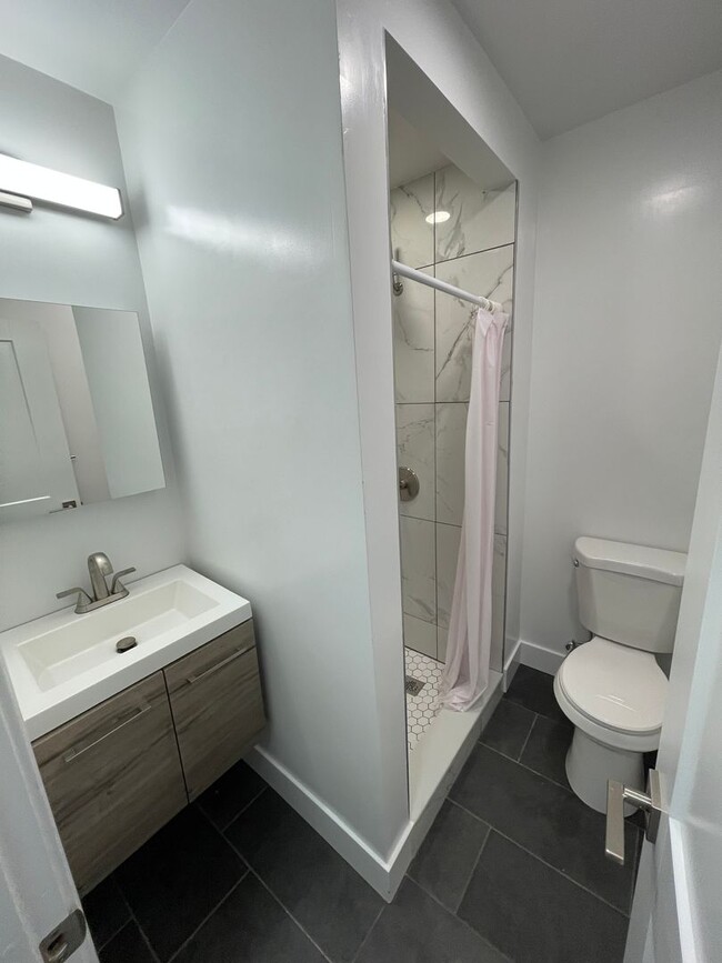 Foto del edificio - Incredible 3 bedroom apartment - Beacon Hill