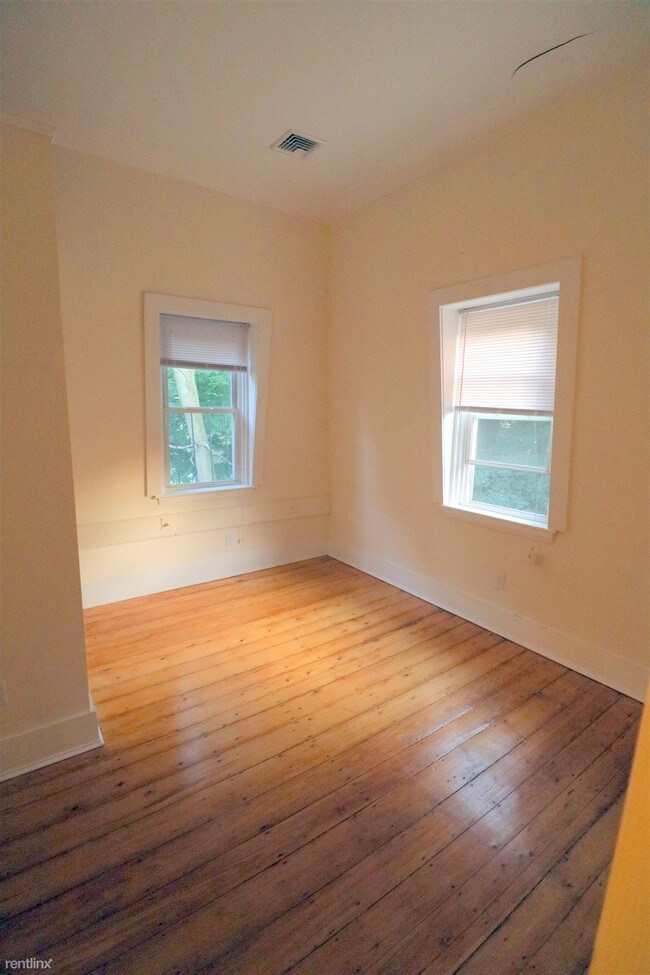 Foto del edificio - 3 br, 2 bath  - 28 Centennial Pl # 2B